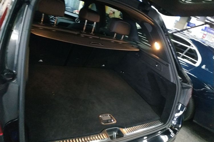 奔驰GLC 2019款 GLC 260 L 4MATIC 豪华型机舱底盘23