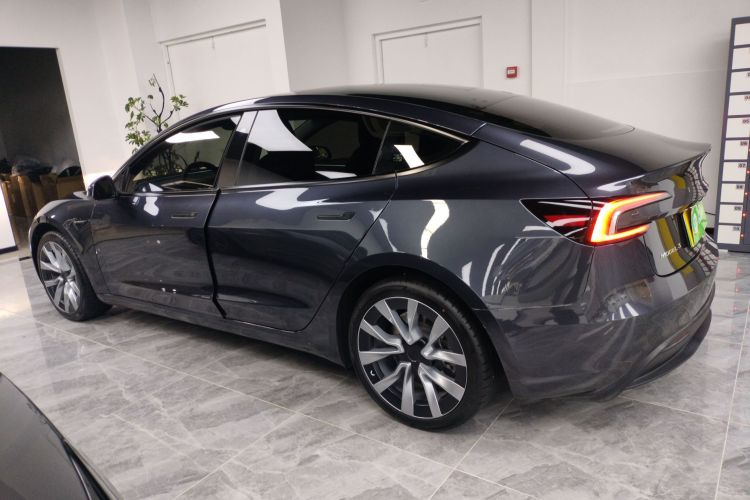 特斯拉 Model 3 2023款 后轮驱动版车身外观4