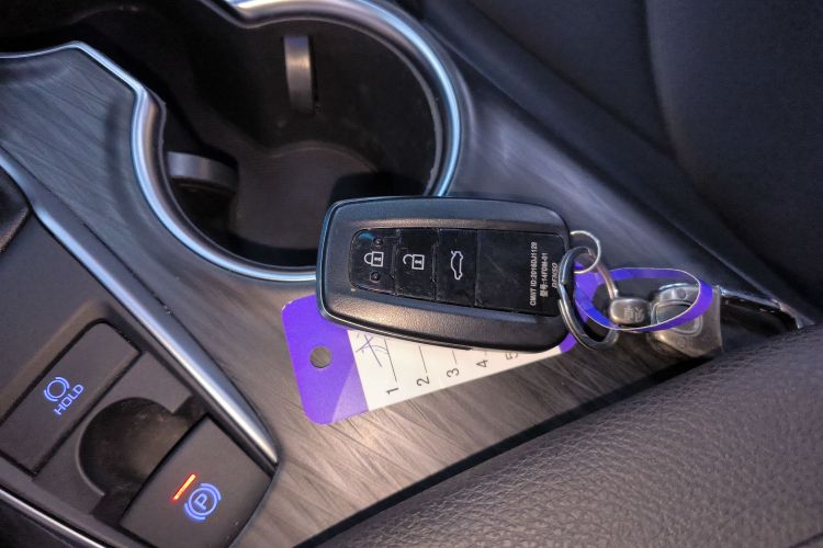 丰田 凯美瑞 2021款 2.0G 豪华版中控内饰7001