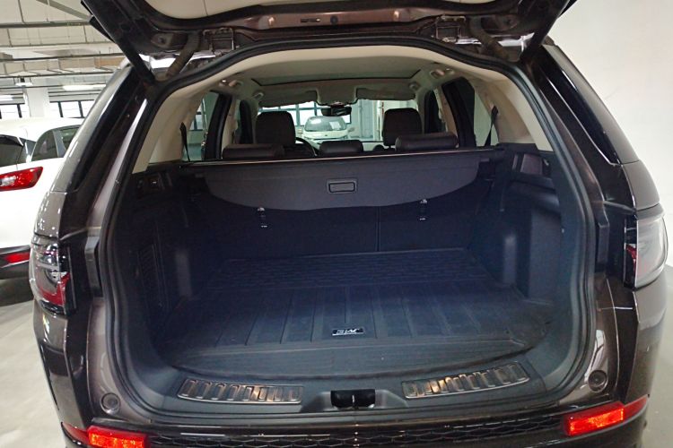 路虎 发现运动版 2022款 249PS 大都会版 5座机舱底盘23