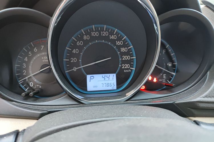 丰田 威驰 2014款 1.5L 自动智臻版局部细节14