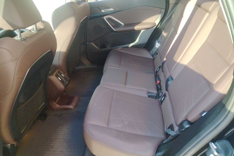 宝马iX1 2023款 eDrive25L X设计套装中控内饰7004