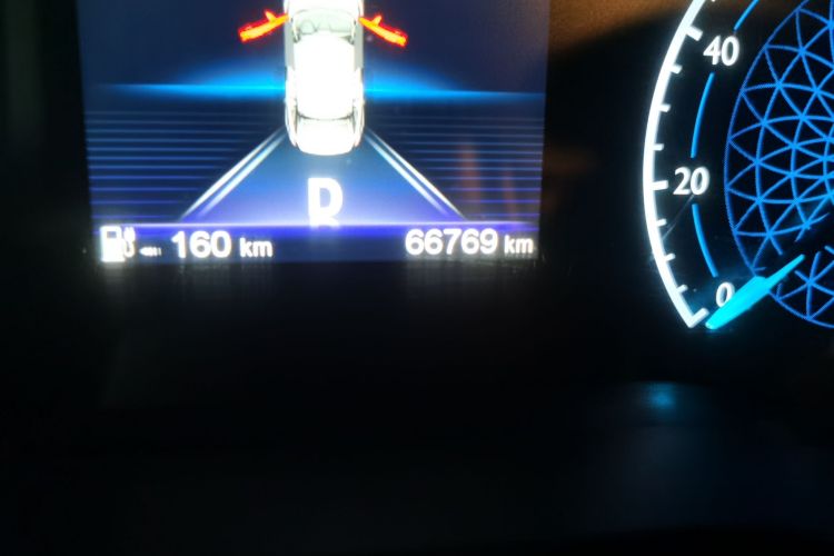 红旗E-QM5 2023款 改款 基础出行版中控内饰15