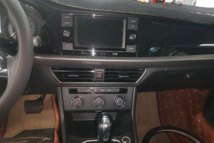 大众 朗逸 2018款 1.5L 自动舒适版 国V中控内饰16