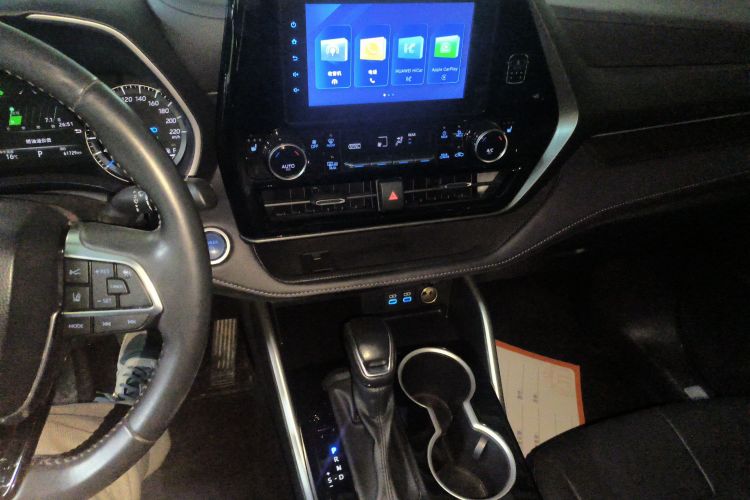 丰田 汉兰达 2022款 双擎 2.5L 四驱豪华版 7座局部细节16