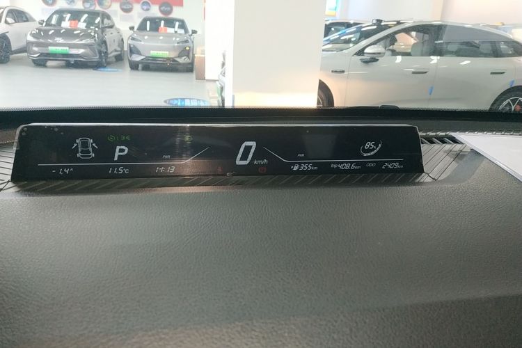 哪吒汽车 哪吒AYA 2023款 401 Lite局部细节14