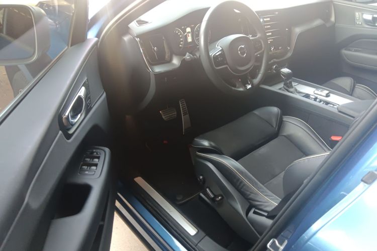 沃尔沃XC60 2018款 T5 四驱智远运动版中控内饰20