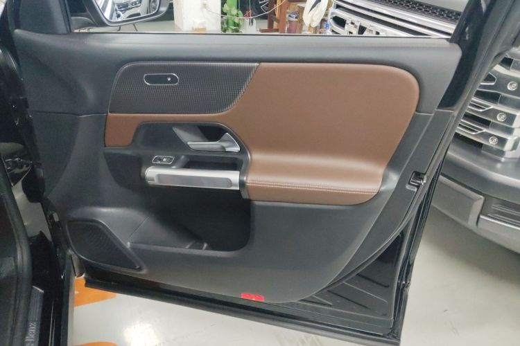 奔驰GLB 2022款 GLB 220 时尚型中控内饰7002