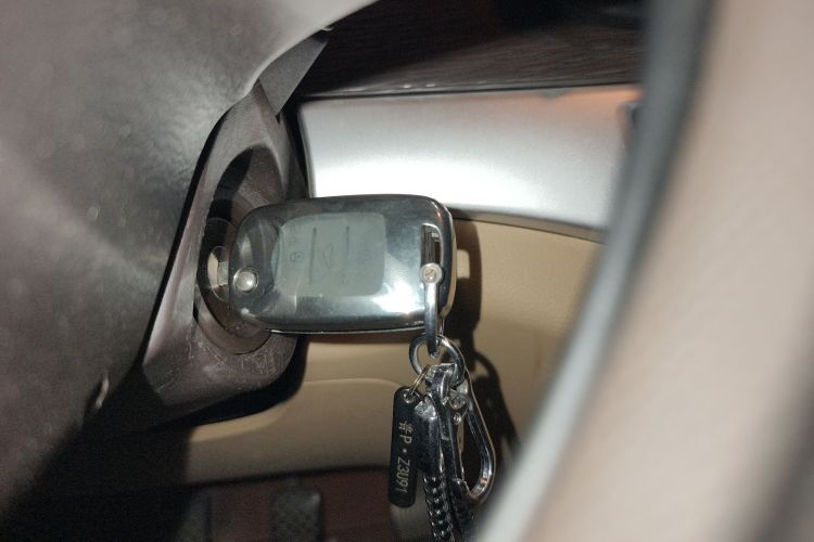 宝骏730 2019款 1.5L 手动超值型 7座 国VI中控内饰11