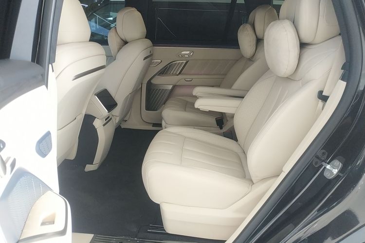 乐道L90 2025款 Ultra 六座版中控内饰7004