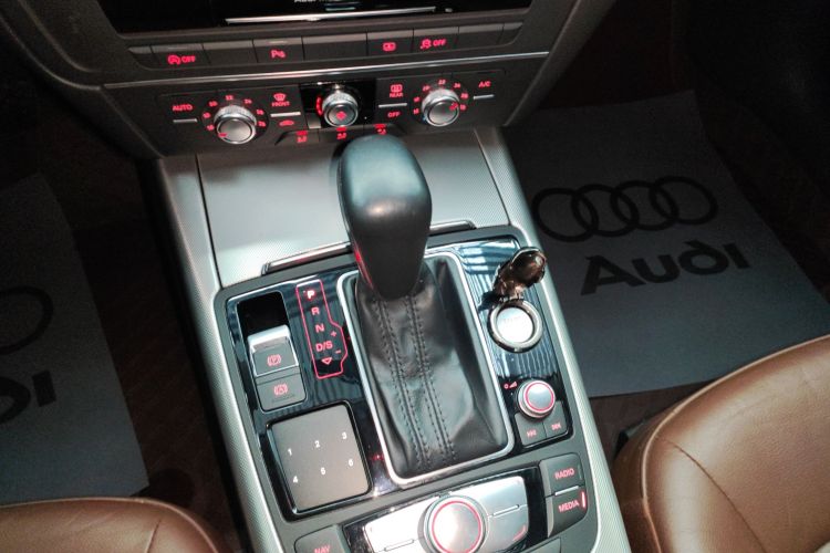 奥迪A6L 2018款 30周年年型 TFSI 进取型中控内饰18
