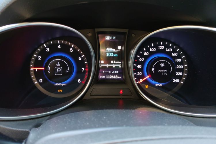 现代 胜达 2015款 2.4L 自动两驱智能型 5座中控内饰14