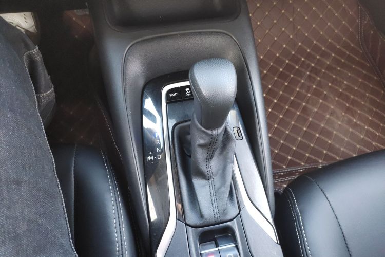 丰田 卡罗拉 2019款 1.2T S-CVT GL先锋版中控内饰18