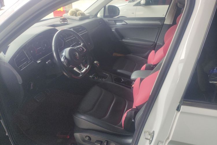 大众 途观L 2021款 330TSI 自动两驱R-Line越享版中控内饰19