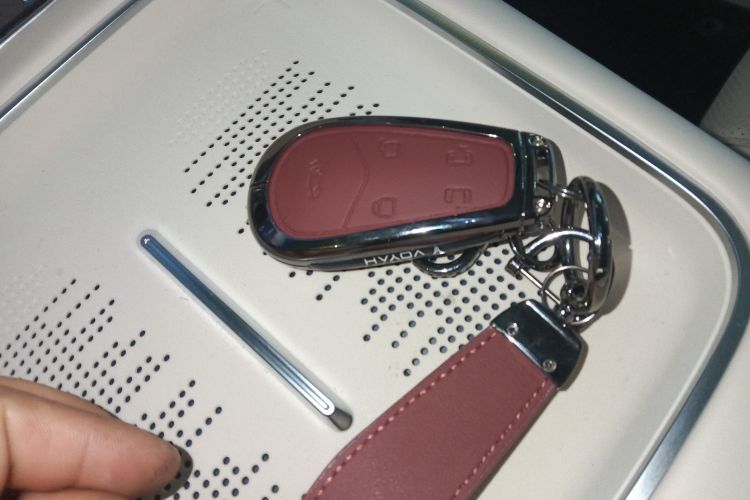 岚图汽车 岚图梦想家 2025款 PHEV 四驱旗舰乾崑版中控内饰7001