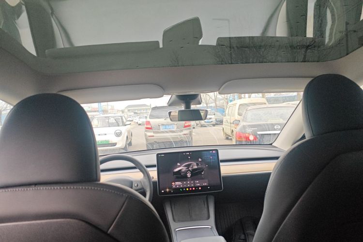 特斯拉 Model Y 2022款 长续航全轮驱动版中控内饰22