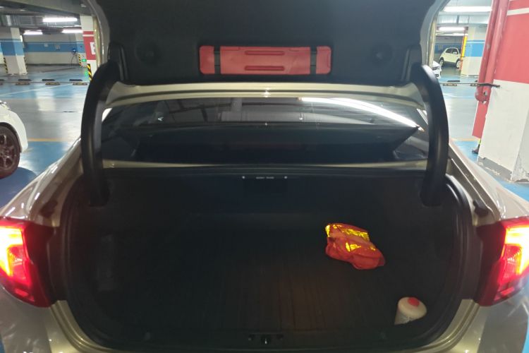 沃尔沃S60 2019款 S60L 改款 T5 智进进阶版局部细节23