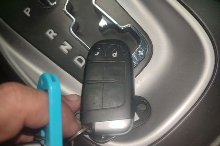 道奇 酷威 2013款 2.4L 两驱尊尚版中控内饰11