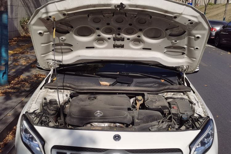 奔驰GLA 2018款 GLA 200 时尚型机舱底盘24