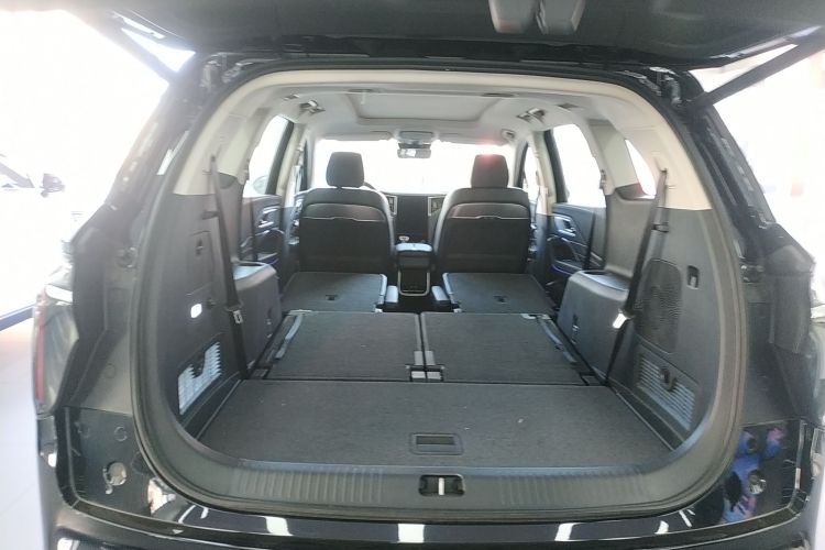 红旗HS7 PHEV 2024款 2.0T PHEV 四驱旗畅版 6座机舱底盘23