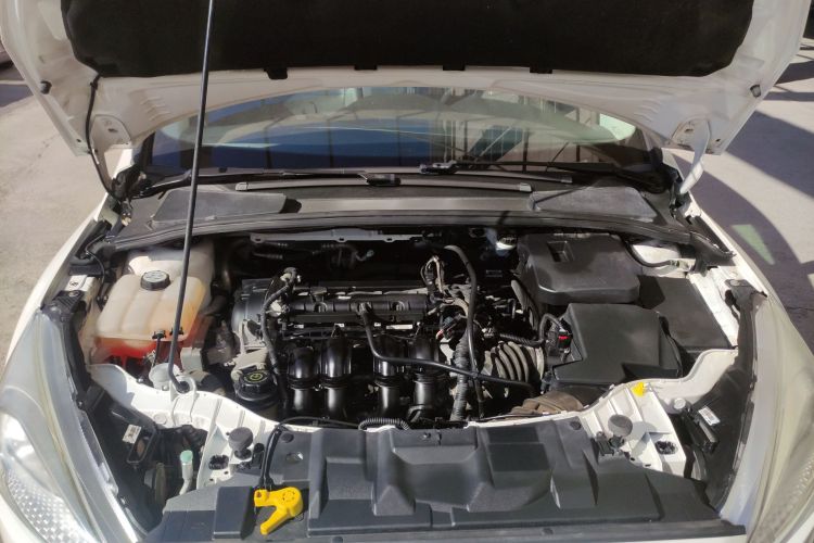 福特 福克斯 2017款 两厢 1.6L 自动舒适型智行版机舱底盘24