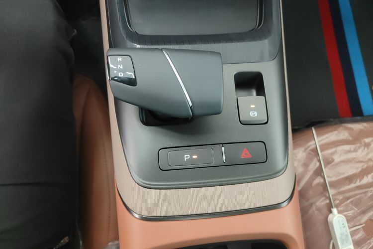 长安 逸动 2024款 1.5T GDI自动 旗舰型中控内饰18