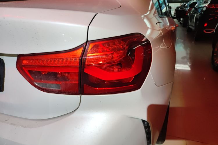 宝马1系 2021款 改款 125i M运动曜夜版车身外观6006