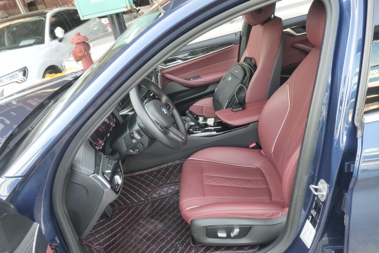 宝马5系 2021款 525Li M运动套装中控内饰19