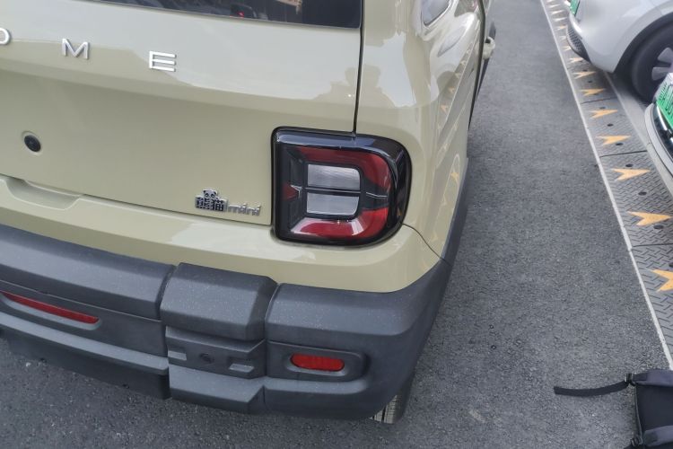 吉利银河 2025款 210km 熊猫骑士车身外观9