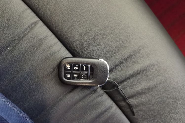 本田 艾力绅 2024款 2.0L e:HEV 豪华版中控内饰11