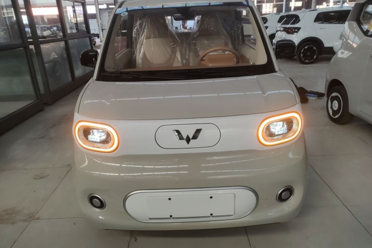 五菱汽车 宏光MINIEV 2024款 第三代 215km 青春版车身外观2