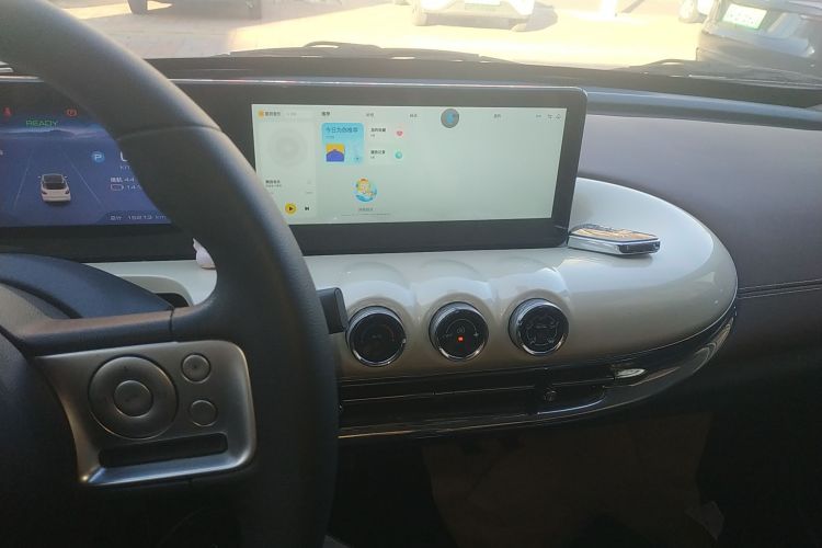 五菱汽车 五菱缤果 2023款 333km 悦享款中控内饰16