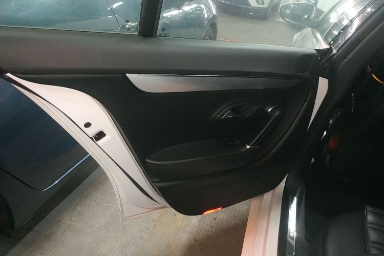 一汽-大众CC 2016款 1.8TSI 尊贵型中控内饰7008