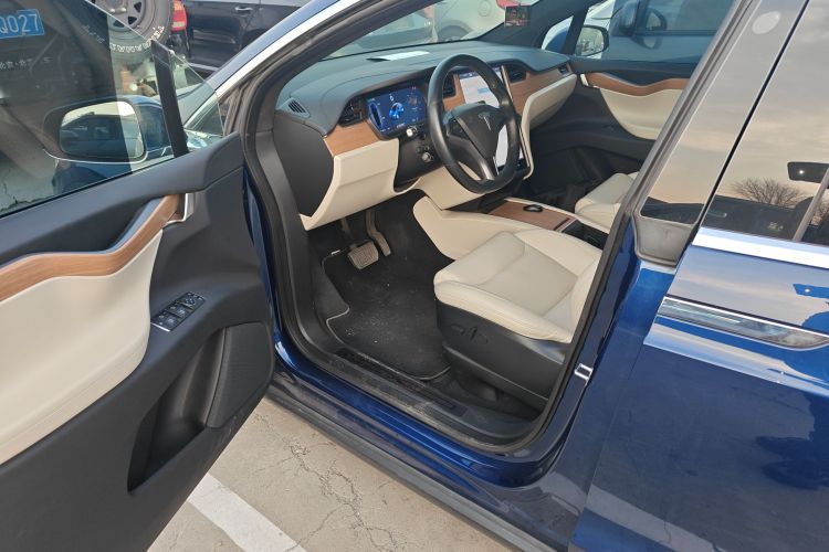 特斯拉 Model X 2019款 长续航版中控内饰20