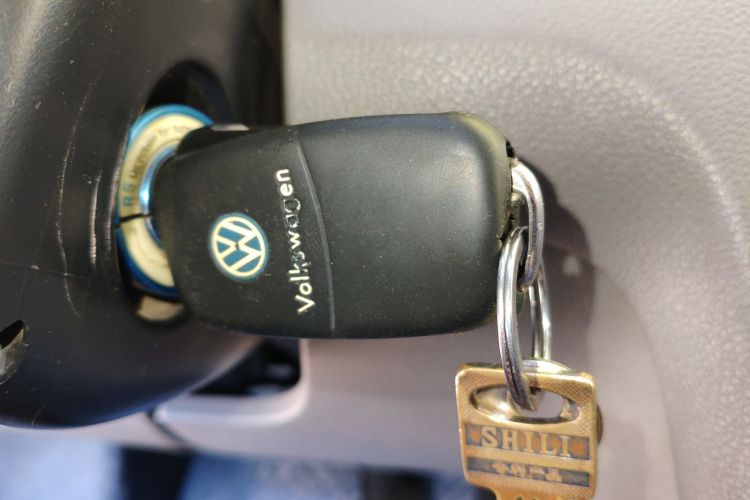 大众 宝来 2013款 1.6L 自动时尚型中控内饰11