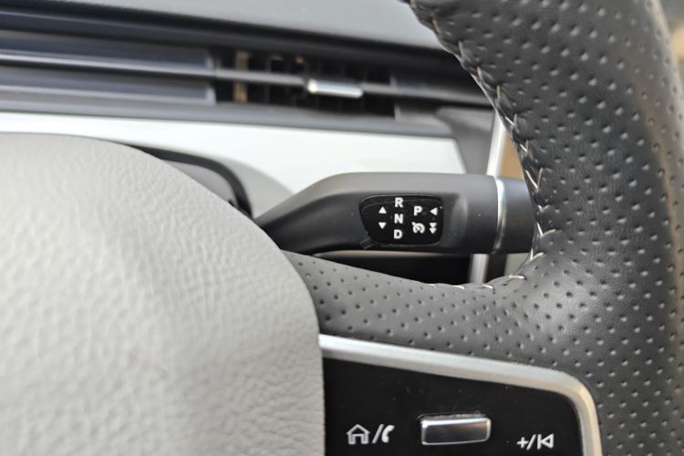 哪吒汽车 哪吒AYA 2023款 318 Lite中控内饰18