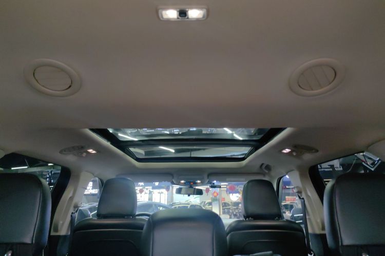 福特 探险者 2020款 EcoBoost 285 四驱风尚版 7座局部细节22