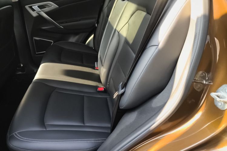 吉利汽车 博越 2016款 1.8TD 自动智慧型中控内饰7004