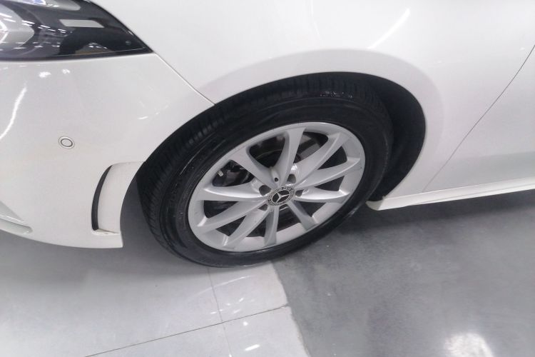 奔驰A级 2021款 A 200 L 运动轿车时尚型车身外观6007