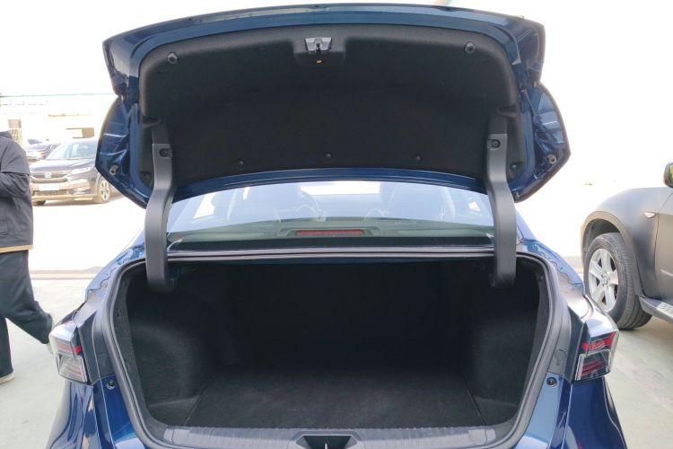 奇瑞 艾瑞泽5 PLUS 2021款 小泽 1.5T CVT型PLUS机舱底盘23