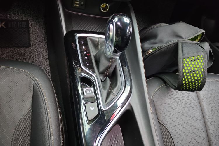 别克 威朗 2022款 Pro 533T 乐享版中控内饰18