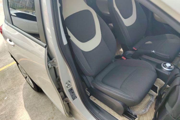 五菱汽车 五菱缤果 2023款 333km 快享款局部细节41