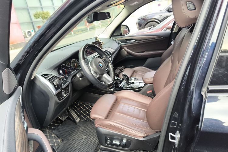 宝马X3 2018款 xDrive30i 领先型 M运动套装 国VI中控内饰19