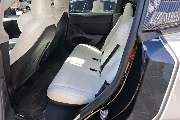 特斯拉 Model Y 2021款 标准续航后驱版中控内饰7004