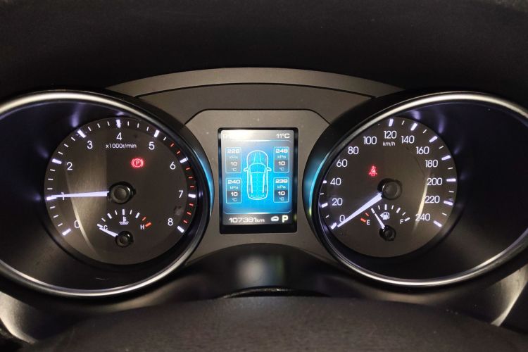 哈弗H6 Coupe 2017款 红标 2.0T 自动两驱尊贵型中控内饰14