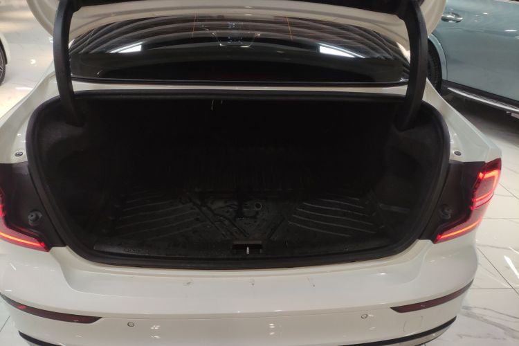 沃尔沃S60 2023款 B4 智远豪华版机舱底盘23