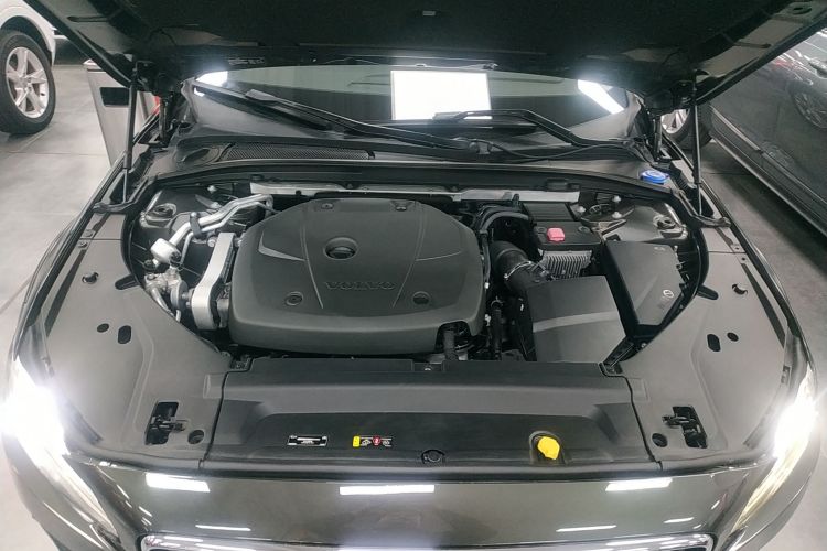沃尔沃V90 2019款 Cross Country T5 AWD 智远版 国V机舱底盘24