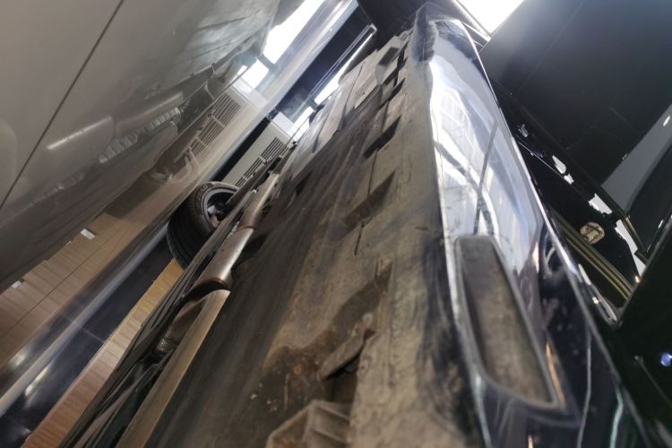 宝马X5 2023款 xDrive 30Li 尊享型M运动曜夜套装局部细节9001