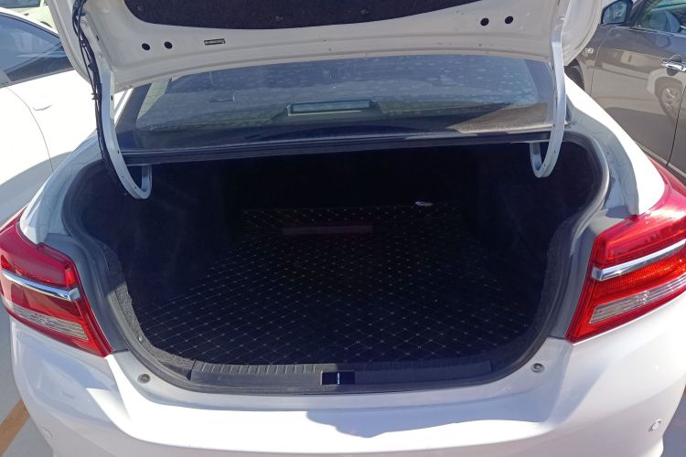 丰田 威驰 2019款 1.5L CVT创行版机舱底盘23