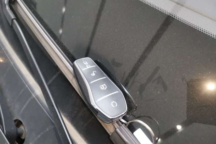 比亚迪 宋PLUS新能源 2025款 EV 智驾版 520km 尊贵型中控内饰11